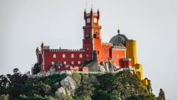 Fotografía: El palacio da Pena visto desde Castelo dos Mouros