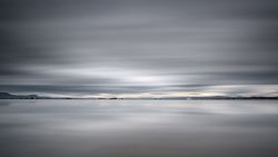 Fotografía: La albufera con agua y la tormenta acechando en una exposición super larga