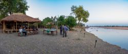 Así son los desayunos en nuestro alojamiento en South Luangwa, un lujazo