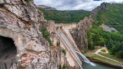 La presa de Barrios de Luna y su entorno