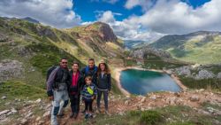 Lago de la Cueva desde la parte superior en Somiedo