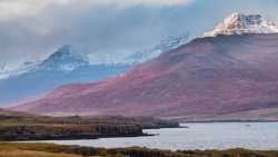 Un goce recorrer tranquilamente la zona de fiordos en Islandia