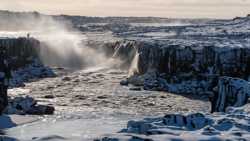 Impresionante vista de Selfoss cubierto de nieve