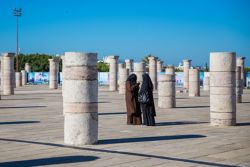 Columnas de mezquita sin construir en rabat