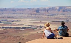 Da para meditar desde las alturas de Canyonlands