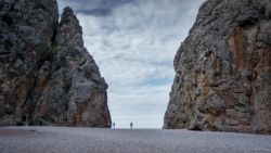 Desembocadura del Torrent de Pareis entre rocas