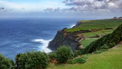 Fincas aprovechadas hasta el mismo borde del acantilado en Terceira
